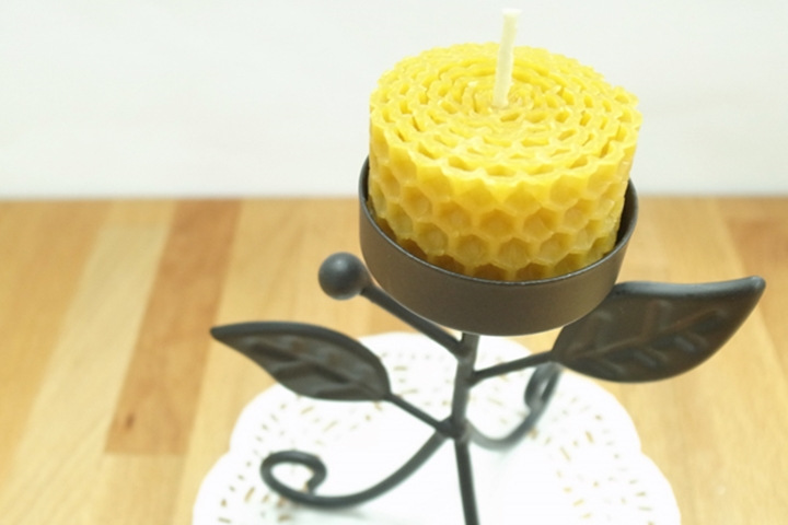 天然精油蜂蠟蠟燭-小圓捲(附燭台)